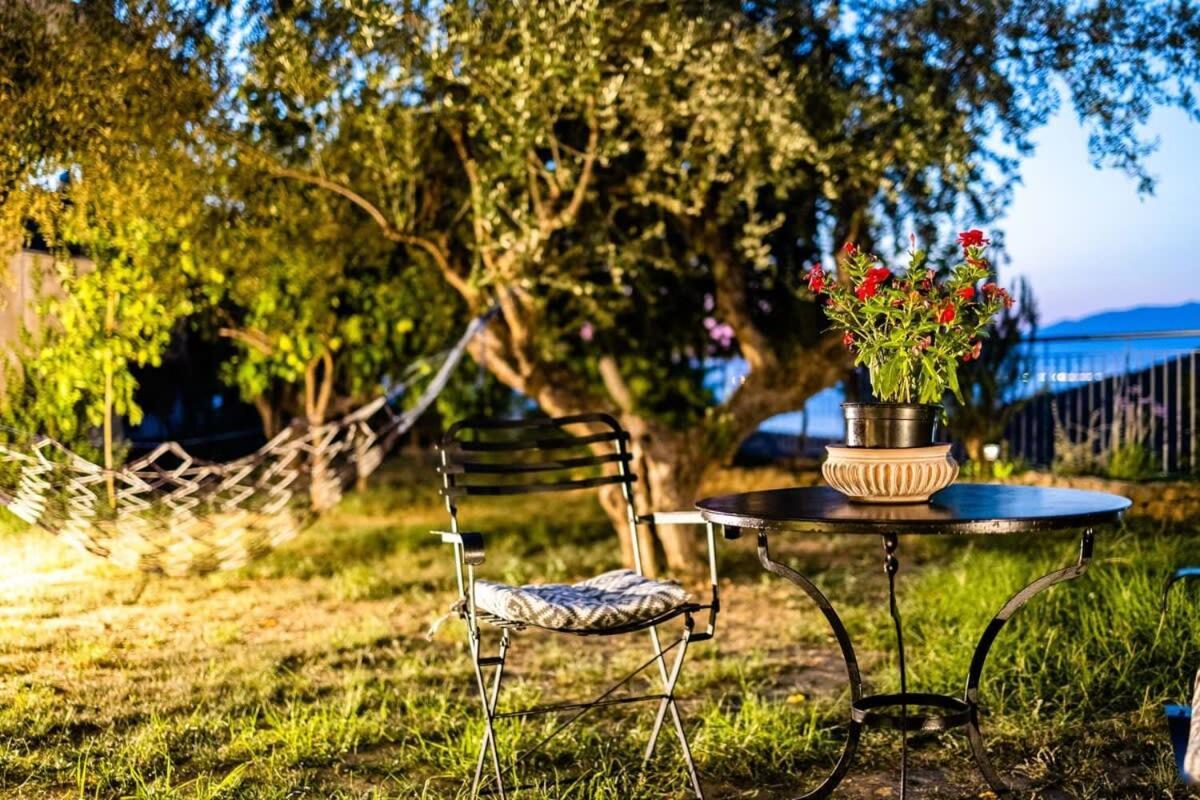 Kitries Summer Getaway - Eden Cozy Suite Kitriai Bagian luar foto